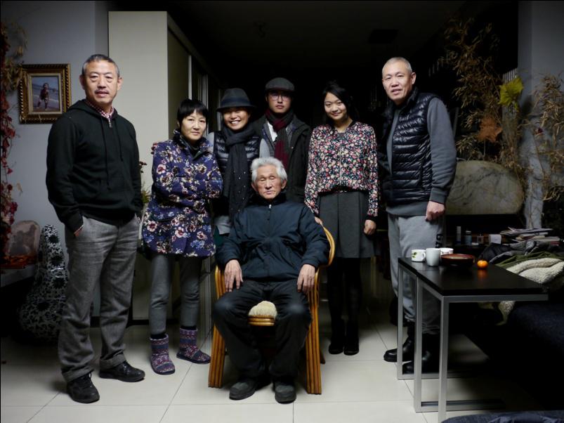葛鵬仁先生を中心に左から王玉平先生、葛鵬仁先生の奥様、申玲先生、企画委員一行