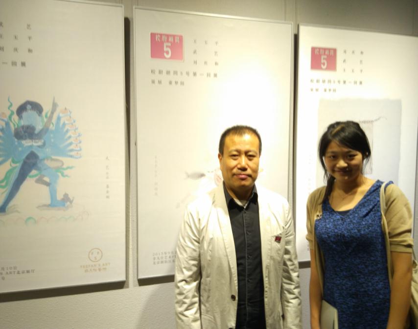 参加作家の劉慶和さん（左）