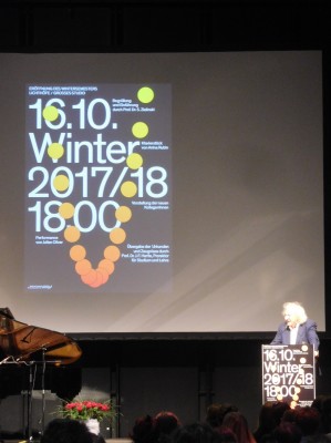 入学式の様子 学長による祝辞。